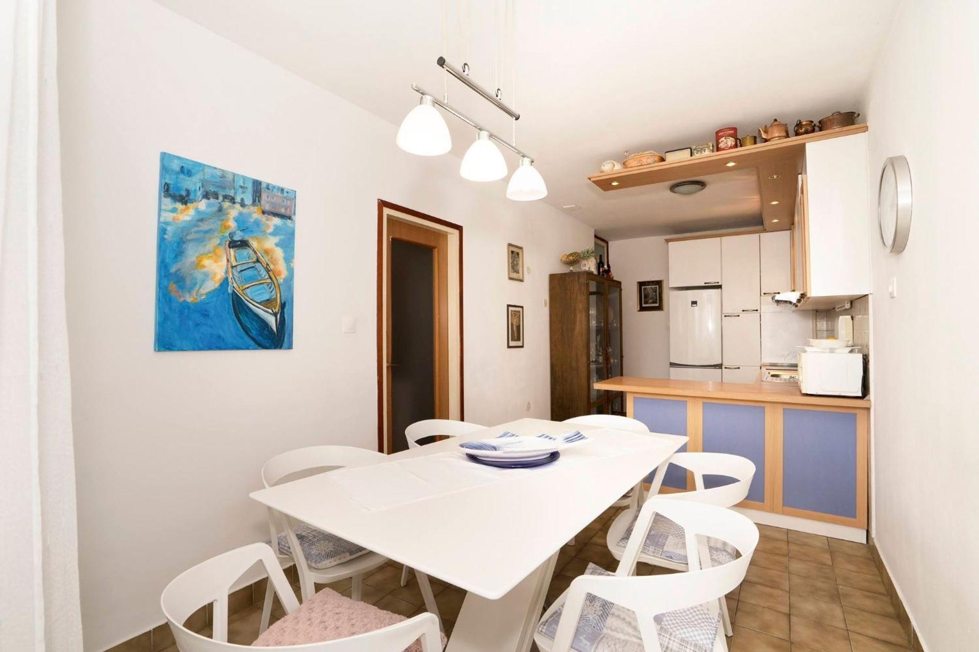 Apartman With A Parking Space - 22841